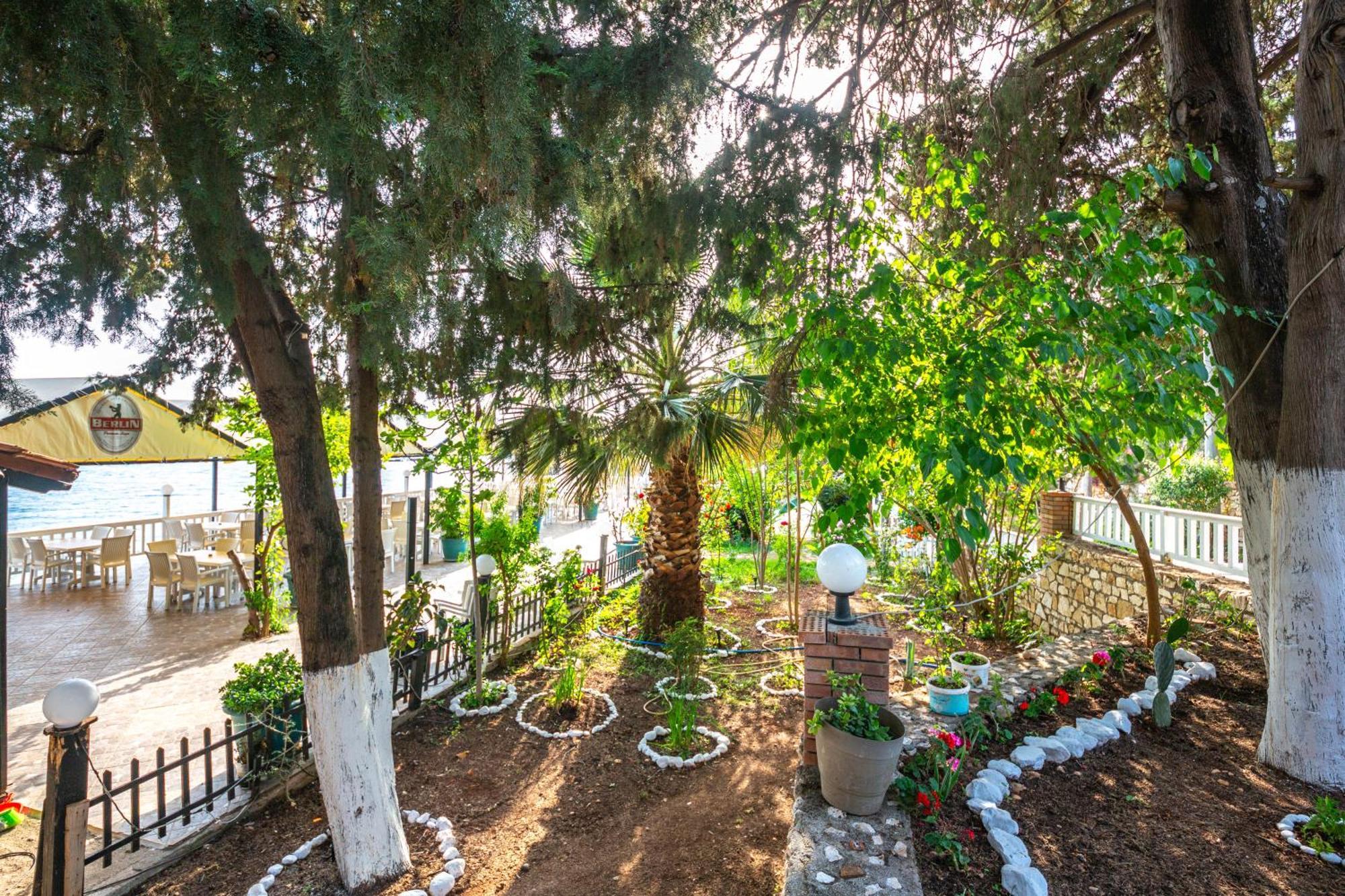 Lodges Shen Nikolla Dhermi Exterior photo